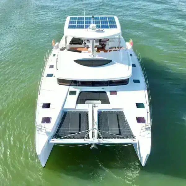 Catamarán Powercat Sea Warriors