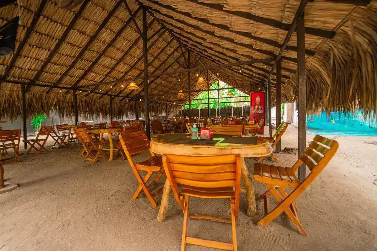 Bora Bora Beach Club - Image 10